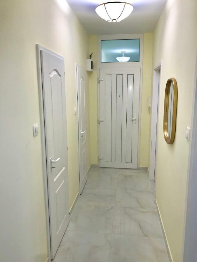 Ella Apartman เดเบรตเซน ภายนอก รูปภาพ