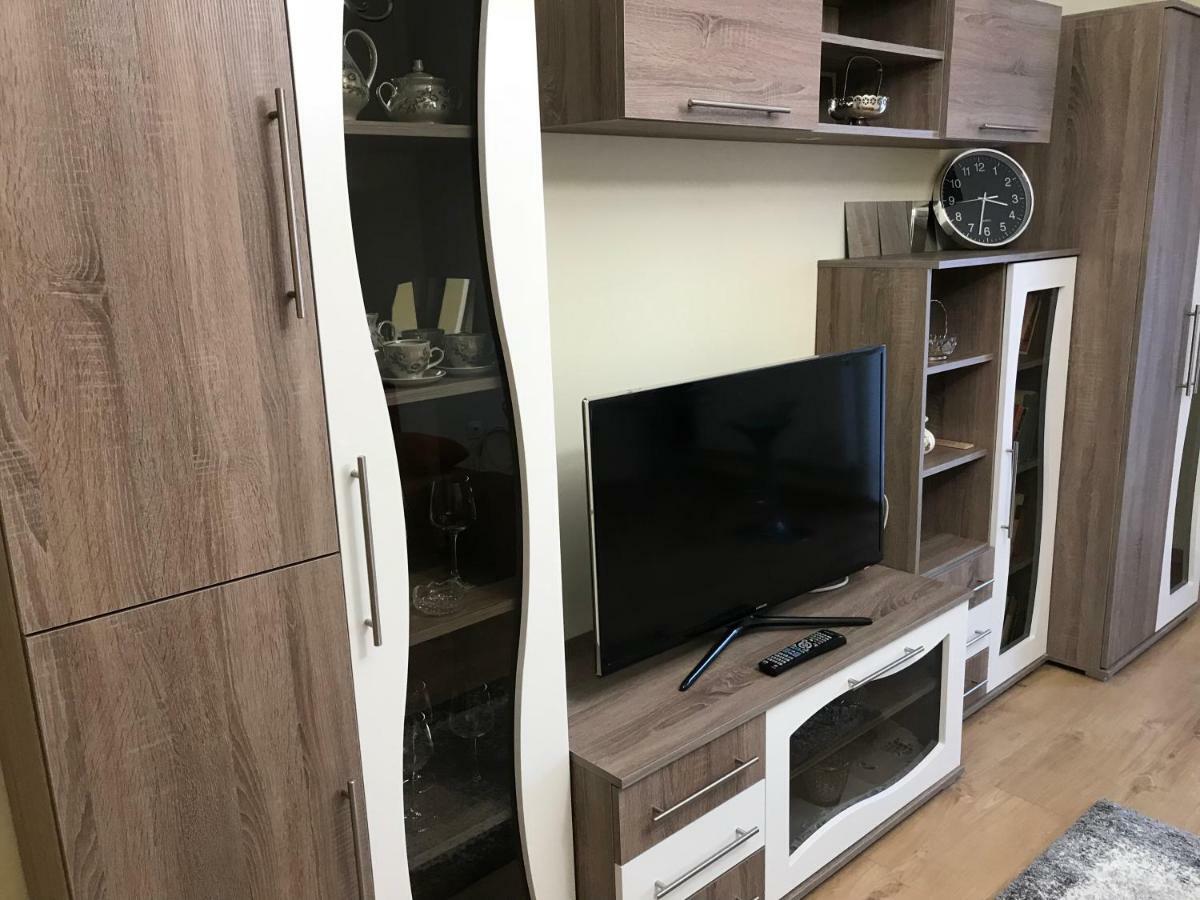 Ella Apartman เดเบรตเซน ภายนอก รูปภาพ