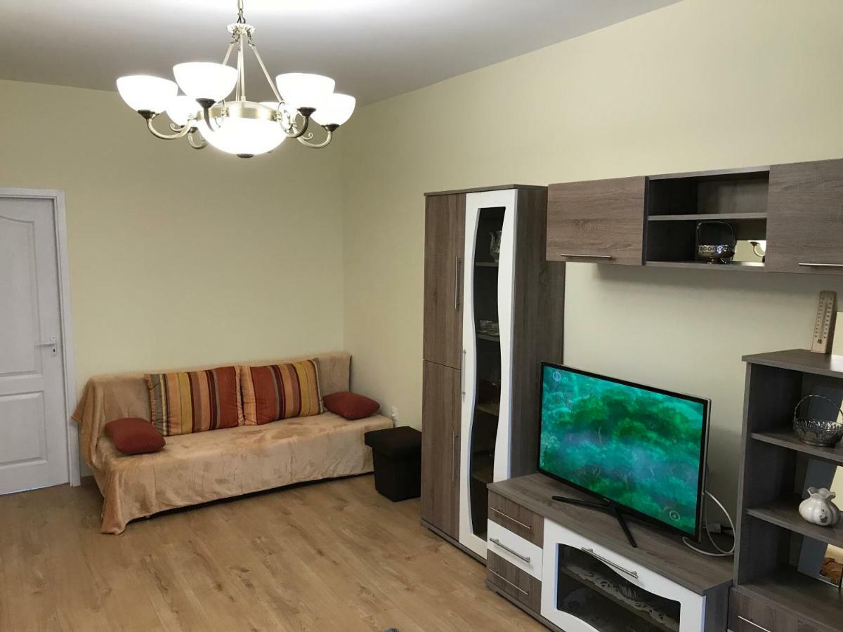 Ella Apartman เดเบรตเซน ภายนอก รูปภาพ